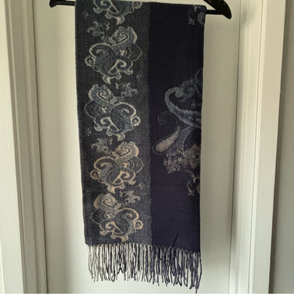 Lord & Taylor Scarf | Navy and Tan - Picture 1 of 3
